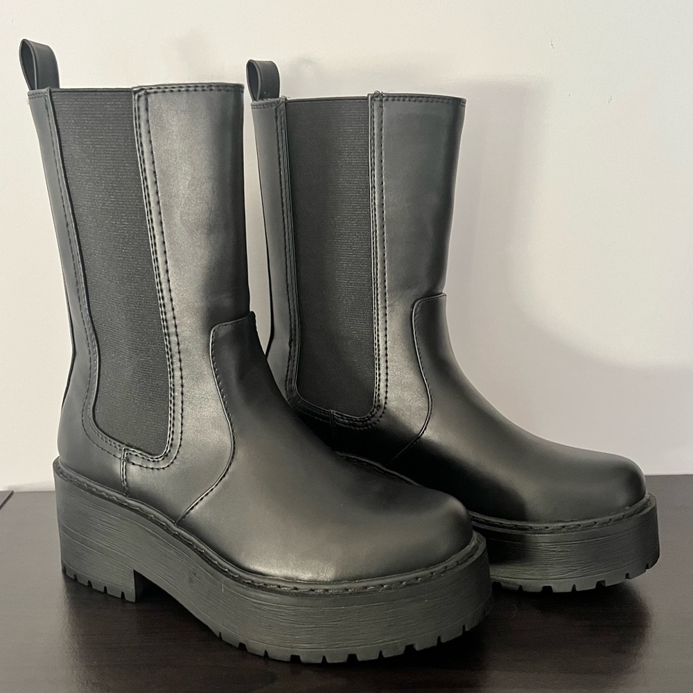 Black Platform Chelsea Boots
